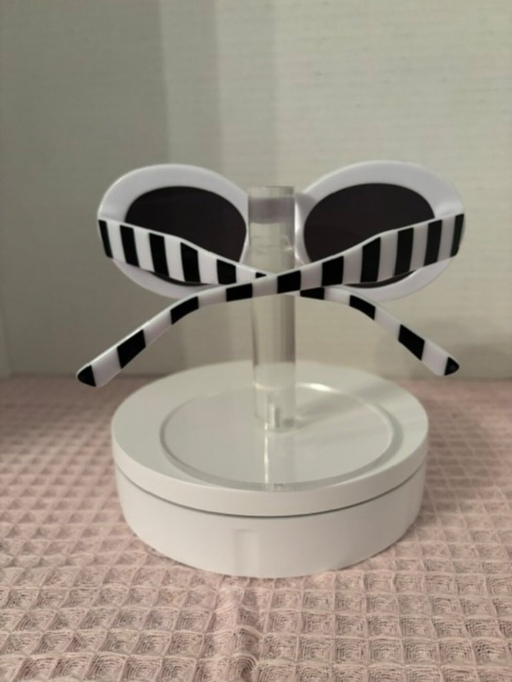 Original One-of-a-Kind Sunglasses. - Picture 4 of 4